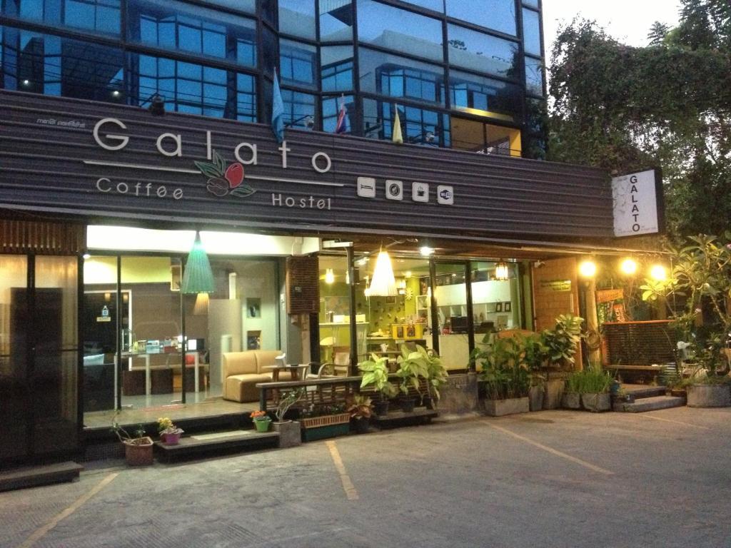 Galato Coffee & Hostel Chiang Mai Exterior photo